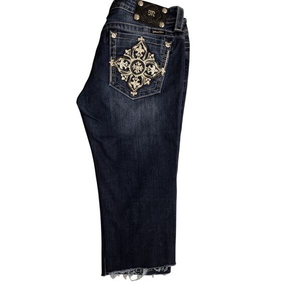 Miss Me Womens Capri Jeans 30 Blue Dark Wash Skinny Raw Hem Rhinestones Low Rise - Picture 1 of 8